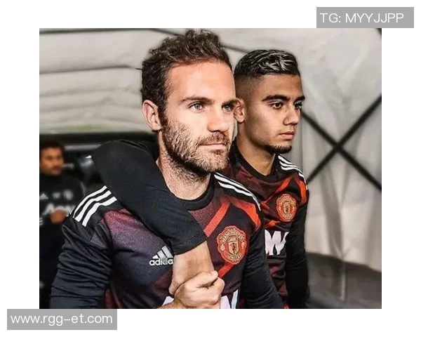 巴黎与曼联精彩对决比分图解尽在此处一览无遗 巴黎与曼联精彩对决比分图解尽在此处一览无遗