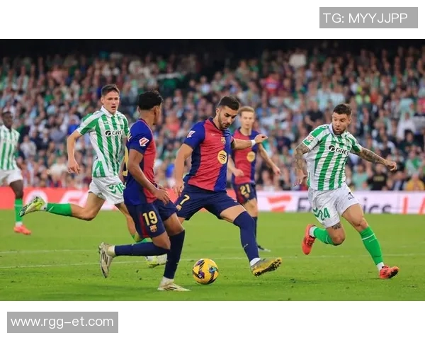 巴萨与尤文图斯在球场的巅峰对决引发的热血激情与历史回顾 巴萨与尤文图斯在球场的巅峰对决引发的热血激情与历史回顾