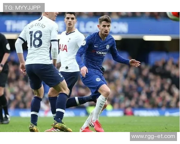 巴黎足球迎战格勒诺布尔全力争胜展现球队实力与斗志