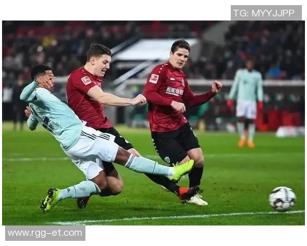 杜克大学与维珍尼亚大学的精彩对决引发的篮球热潮与战术分析