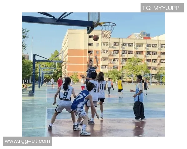 方硕的篮球之路:从青涩少年到职业赛场的奋斗历程与成长故事 方硕的篮球之路:从青涩少年到职业赛场的奋斗历程与成长故事