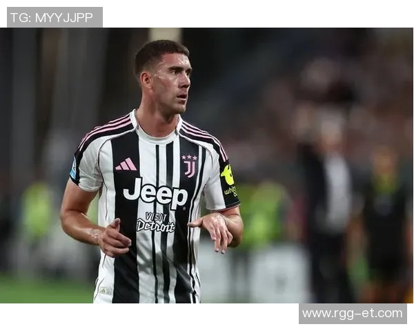 弗拉霍维奇的崛起之路：从青年才俊到足球巨星的蜕变与挑战