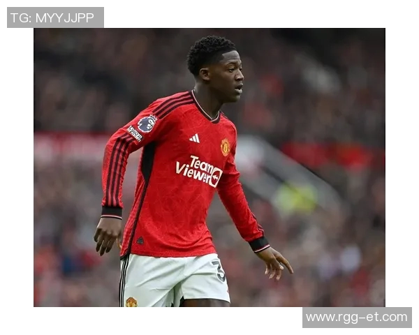 曼联重磅引援：巴黎圣日耳曼球星加盟引发热议