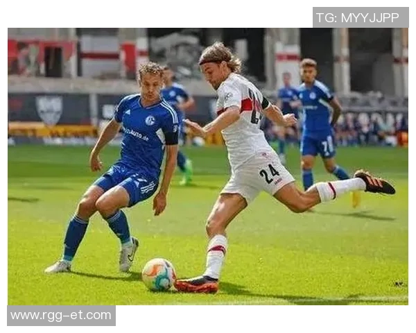 慕尼黑1860客场大战沙尔克04战平收场