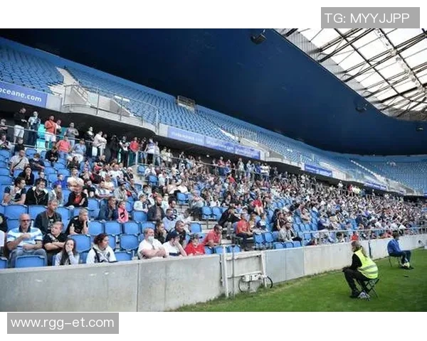 免费足球比赛直播APP推荐让你随时随地观看精彩赛事