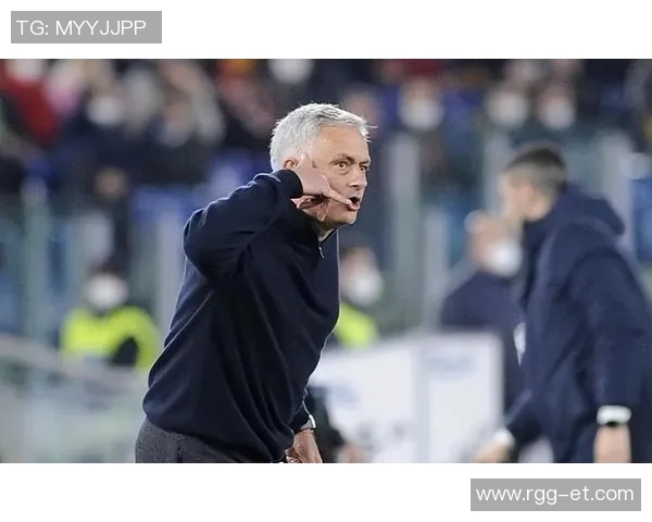 穆里尼奥赛后疑似暗讽球员激怒球迷引发热议