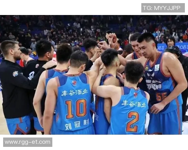 四川男篮对阵山西队CBA赛场精彩对决引发球迷热议