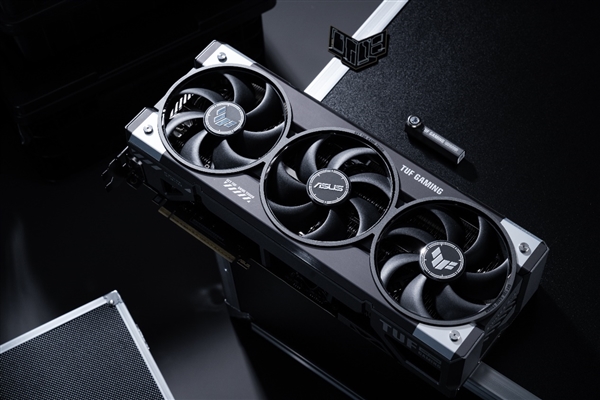 硬核赢战华硕TUF GAMING RTX5080电竞特pg模拟器工强力输出(图3)